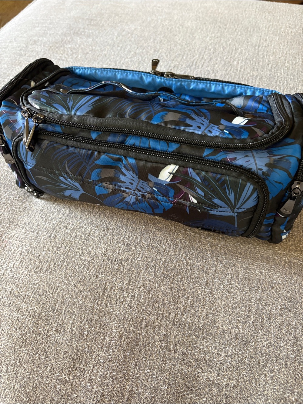 LUG Trolley Cosmetics Case Toiletries Travel Great Used Condition!